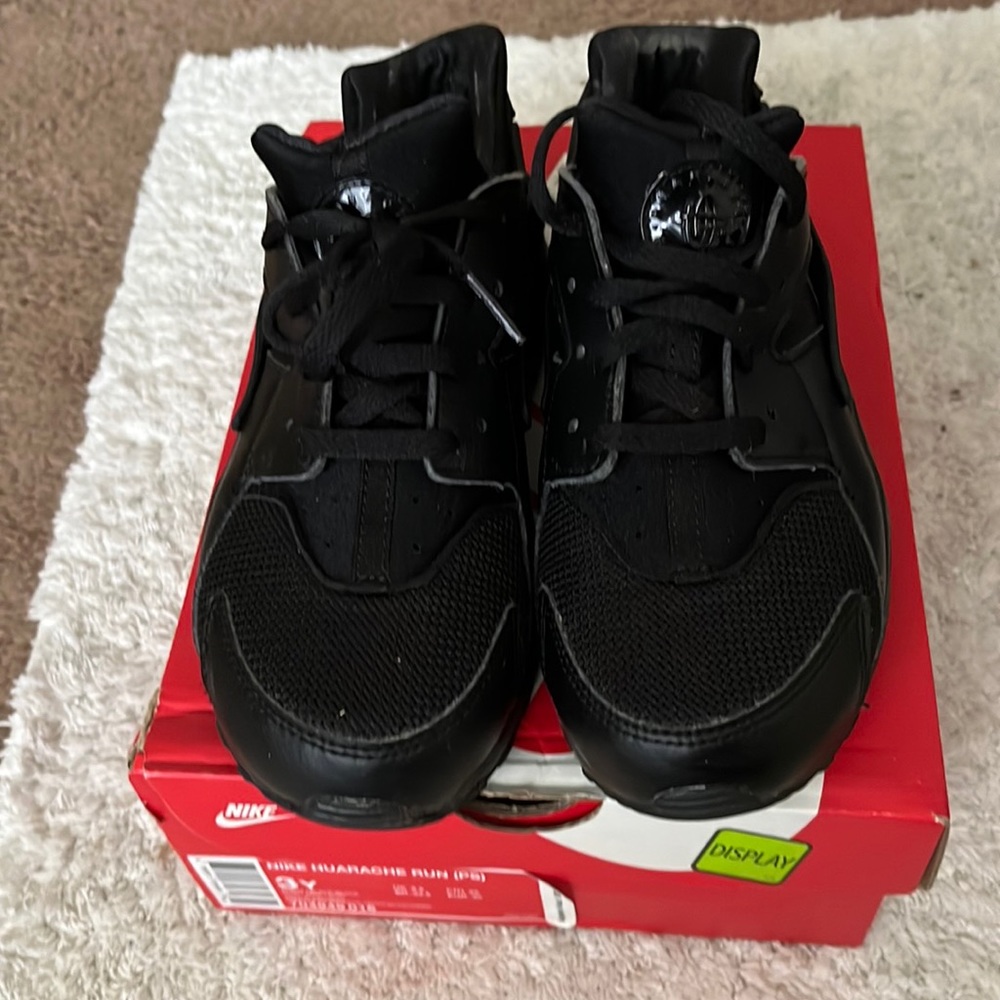 Nike Huarache Run (PS). Color: Black Size: 3Little Girls